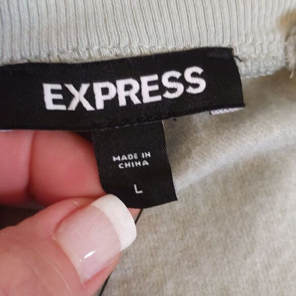 Express NWT crossover top, deep v-neck front & back, light celery green L - Picture 6 of 11